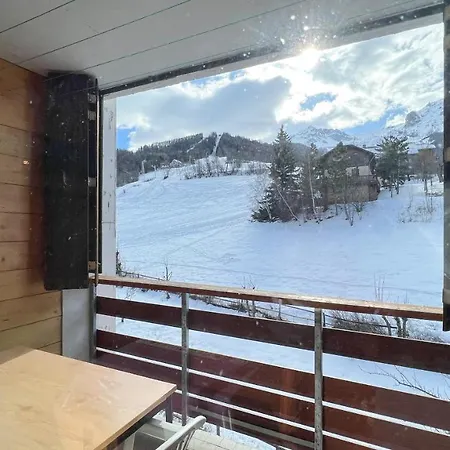 Les Alaris Apartment