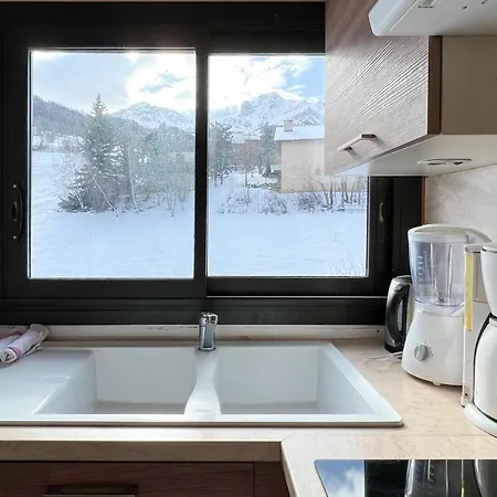 Apartment Les Alaris Enchastrayes